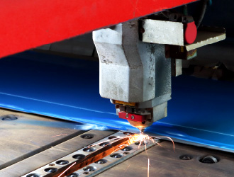 永伸産業の強み 最新の設備をフル稼働